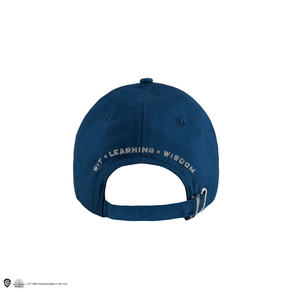 Casquette Serdaigle – Harry Potter – Modèle Baseball Officiel. Casquette bleue avec logo brodé Ravenclaw et devise de la maison. Un accessoire stylé et ajustable pour les fans de Serdaigle.