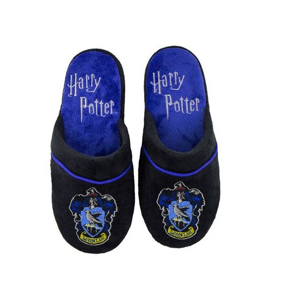 Chaussons Harry Potter – Serdaigle (Ravenclaw) – Taille M/L (41-45). Chaussons confortables en tissu polaire avec broderie du blason Serdaigle. Idéal pour les fans de la saga Harry Potter.