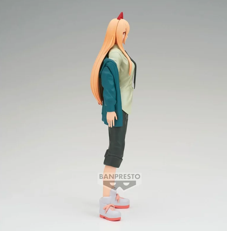 Figurine Chainsaw Man – Power Chain Spirits Vol.4 – 16 cm – Banpresto. Power debout dans sa tenue de chasseur de démons, bras sur la hanche et sourire confiant. Une figurine détaillée parfaite pour les fans de Chainsaw Man.