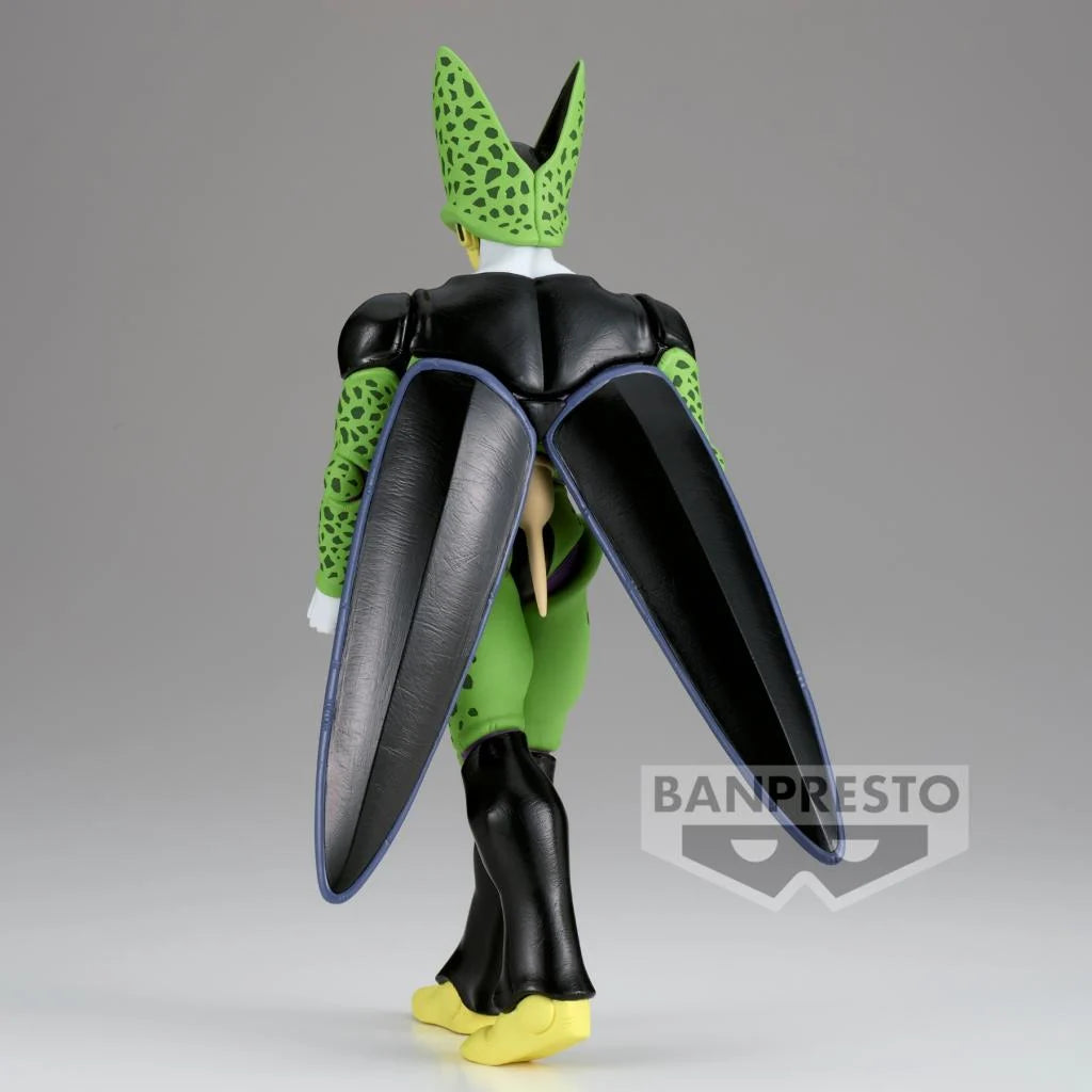 "Figurine Dragon Ball Z – Cell Forme Parfaite – 20 cm – Banpresto. Cell dans sa forme parfaite, affichant une posture menaçante avec son design iconique. Un incontournable pour les collectionneurs de l'univers Dragon Ball."