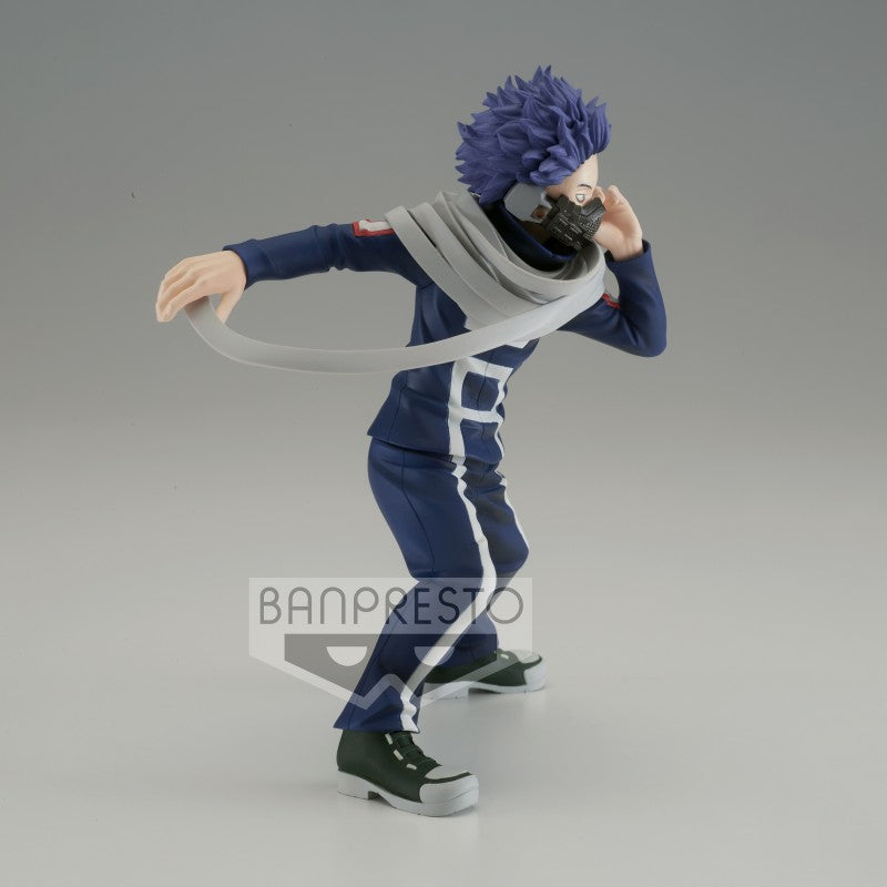 Figurine My Hero Academia – The Amazing Heroes Vol.18 – Hitoshi Shinso – 16 cm – Banpresto. Shinso en pleine action, avec l’écharpe d’Erased Head flottant autour de lui. Une pièce incontournable pour les fans de MHA
