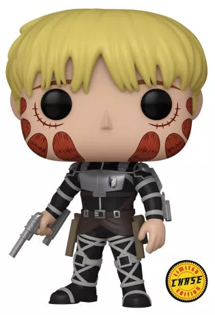 Funko Pop! Armin Arlert (1447) Chase Edition, avec marques de brûlure titanesques, uniforme noir, harnais ODM et pistolet en main. Inspiré de l’anime Attack on Titan – Final Season.