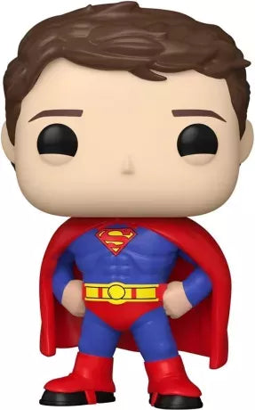 Funko Pop! Friends â Joey Tribbiani (N°1645) en costume de Superman. Figurine reprĂ©sentant Joey dĂ©guisĂ© en super-hĂ©ros, une scĂšne culte de la sĂ©rie Friends.