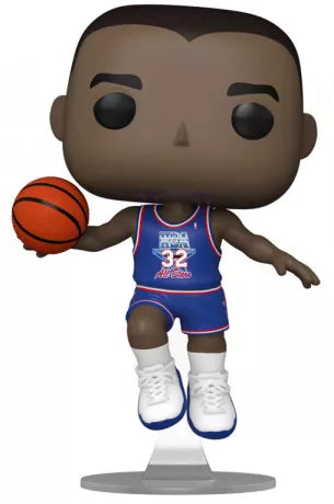 Funko Pop! NBA All-Stars â Magic Johnson (N°138). Figurine du joueur lĂ©gendaire en tenue bleue All-Star 1992 avec ballon de basket, sur socle transparent.