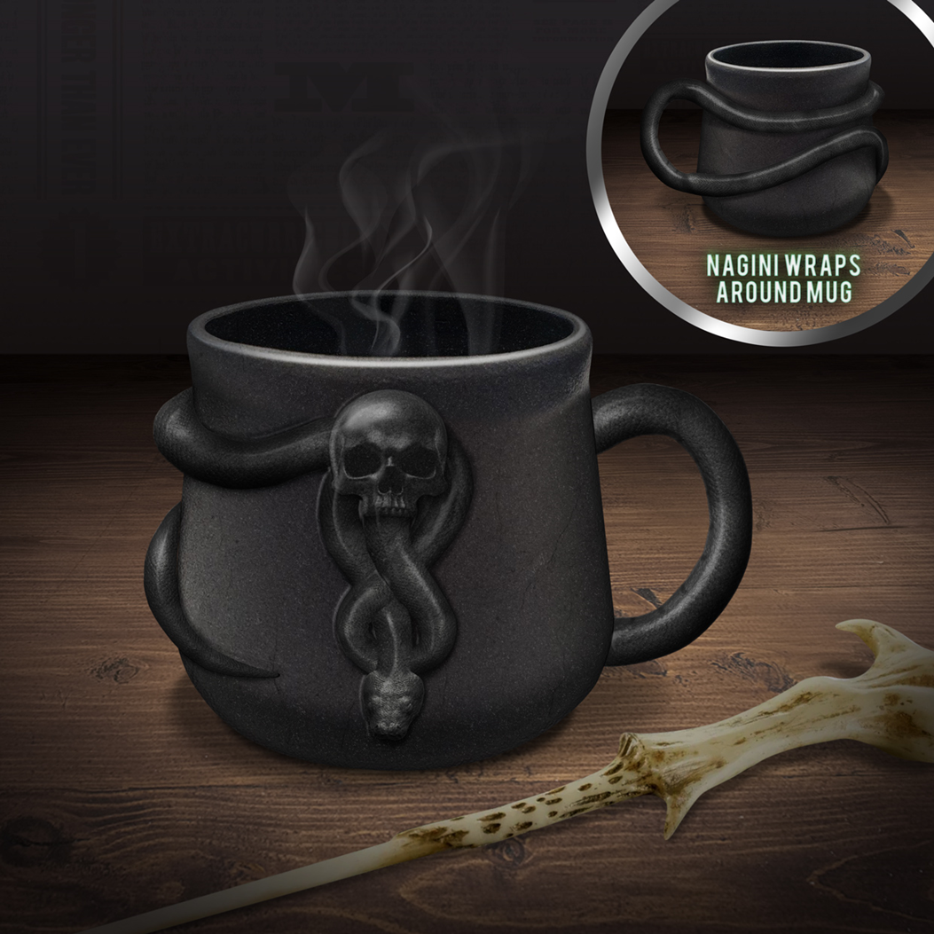 Mug Harry Potter – Marque des Ténèbres – 330 ml. Mug 3D noir en forme de chaudron avec crâne et serpent sculptés, inspiré du symbole des Mangemorts.
