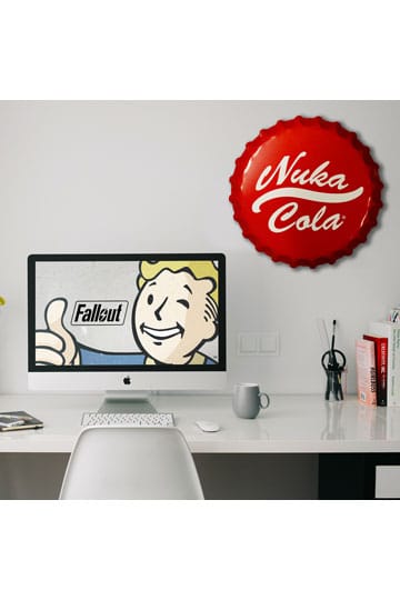 Panneau mural mĂ©tal Fallout â Nuka-Cola â Capsule â 37 cm. ReprĂ©sente la cĂ©lĂšbre capsule rouge de la Nuka-Cola avec logo rĂ©tro. Une dĂ©co geek incontournable pour les fans de Fallout et dâambiance post-apocalyptique.