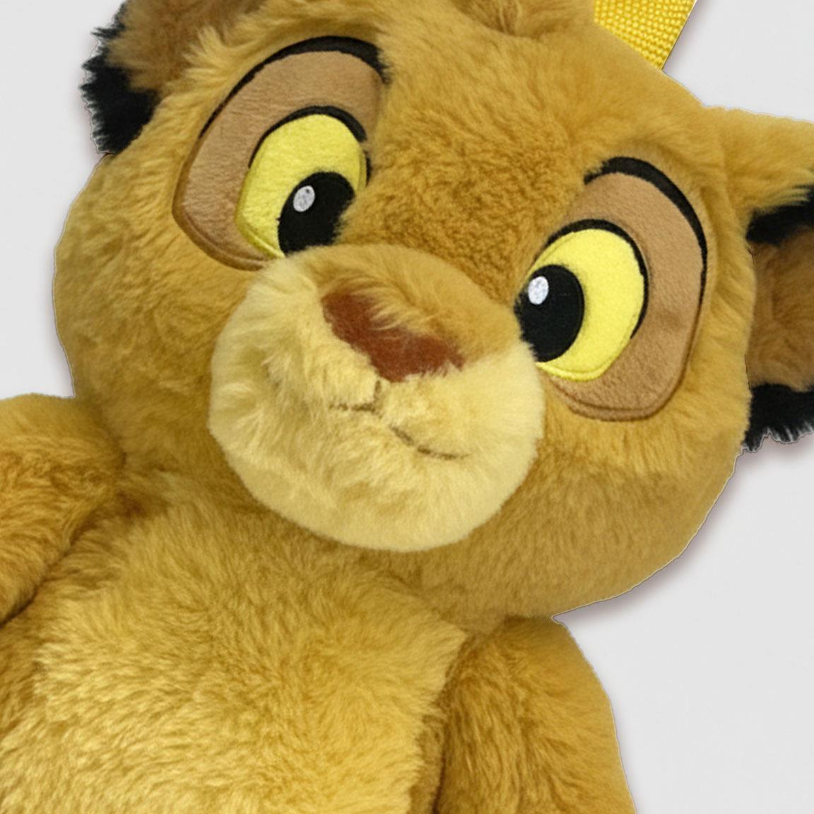 Sac à dos peluche Disney – Simba – Le Roi Lion – 30 x 23 x 14 cm. Peluche douce avec bretelles réglables, représentant Simba bébé. Un sac adorable parfait pour les fans du Roi Lion.