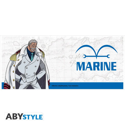 Mug One Piece – Marine – 320 ml. Mug en céramique avec le Vice-Amiral Garp et le logo de la Marine, produit officiel ABYstyle