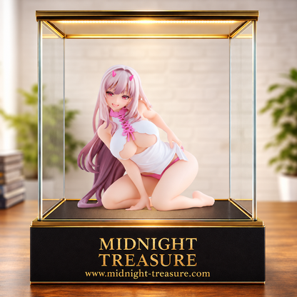 Figurine Goddess of Victory NIKKE – Viper – Yumemirize 10 cm par SEGA, représentée agenouillée dans une tenue blanche et rose avec sa longue chevelure rose pâle.