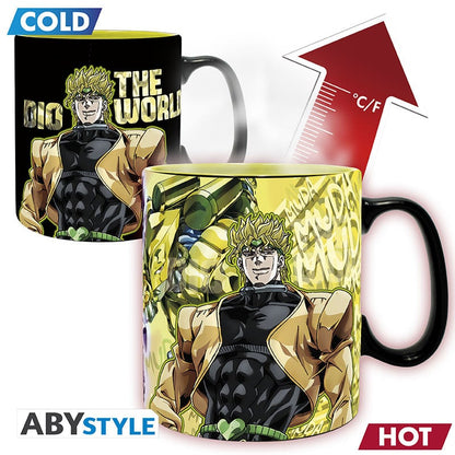 Mug thermoréactif JoJo’s Bizarre Adventure – Jotaro vs Dio – 460 ml – ABYstyle. Mug en céramique changeant d’apparence à la chaleur. Le duel emblématique entre Jotaro Kujo et Dio Brando.