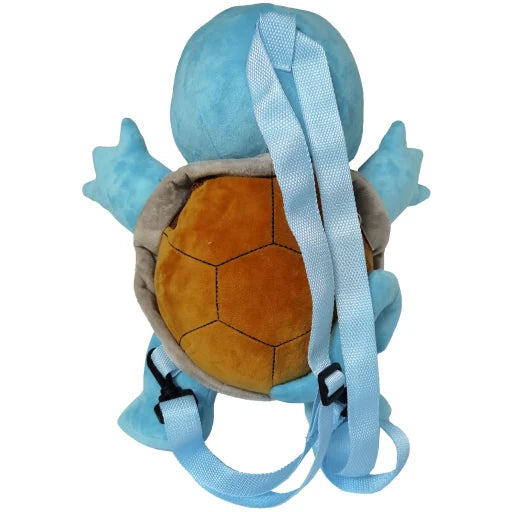 Sac à dos peluche Pokémon – Carapuce – 35 cm. Peluche douce avec carapace brodée, bretelles réglables bleu clair et fermeture zippée arrière. Accessoire mignon et pratique pour les fans de Pokémon.