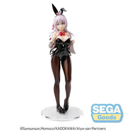 Figurine Alya Sometimes Hides Her Feelings – Alya "Bunny Ver." – 20 cm – SEGA. Alya en costume de lapin noir brillant avec nœud papillon rouge, pose élégante et détails raffinés. Un must-have pour les fans d’Alya et de figurines bunny.