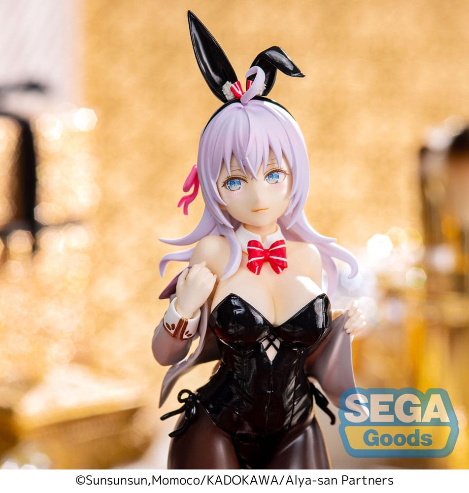 Figurine Alya Sometimes Hides Her Feelings – Alya "Bunny Ver." – 20 cm – SEGA. Alya en costume de lapin noir brillant avec nœud papillon rouge, pose élégante et détails raffinés. Un must-have pour les fans d’Alya et de figurines bunny.