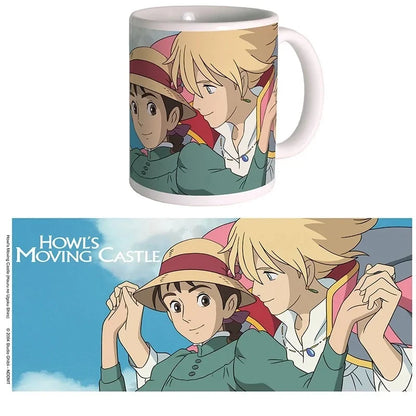 Mug Le Château Ambulant – 300 ml. Illustration de Sophie et Hauru dans le ciel, design officiel Studio Ghibli.