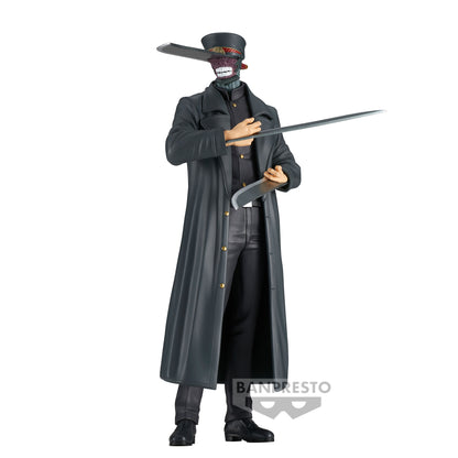 "Figurine Katana Man 19 cm – Chainsaw Man – Banpresto Chain Spirits Vol.1. Figurine détaillée représentant Katana Man avec son long manteau noir, son chapeau militaire et ses lames imposantes. Produit sous licence officielle Chainsaw Man."