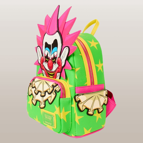 "Sac à Dos Loungefly – Killer Klowns – Modèle Spikey – Design Coloré et Original. Un sac à dos unique aux couleurs vives avec la tête iconique de Spikey, parfait pour les fans du film culte 'Killer Klowns from Outer Space' !"

