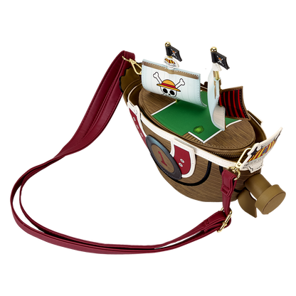 Sac bandoulière Loungefly One Piece – Thousand Sunny figural – 24,1 x 19,1 x 14 cm. Accessoire en simili cuir représentant le navire Thousand Sunny en 3D, avec voiles, mascotte lion et détails embossés.