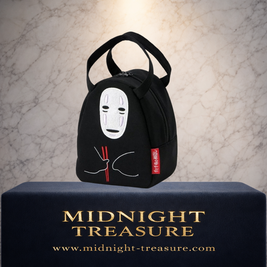 Sac à lunch officiel Le Voyage de Chihiro avec No Face (Sans-Visage). Format 20 x 16 x 12 cm, coton et polyester, compartiment zippé. Idéal pour les fans du Studio Ghibli.