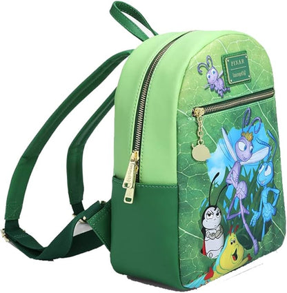 Sac à dos Loungefly – 1001 Pattes – Disney Pixar – 23,1 x 26,2 x 11,2 cm. Mini sac vibrant illustré avec Tilt, Atta et Heimlich, doublure à motifs d’insectes. Un must-have pour les fans de Pixar.

