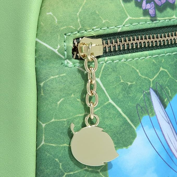 Sac à dos Loungefly – 1001 Pattes – Disney Pixar – 23,1 x 26,2 x 11,2 cm. Mini sac vibrant illustré avec Tilt, Atta et Heimlich, doublure à motifs d’insectes. Un must-have pour les fans de Pixar.

