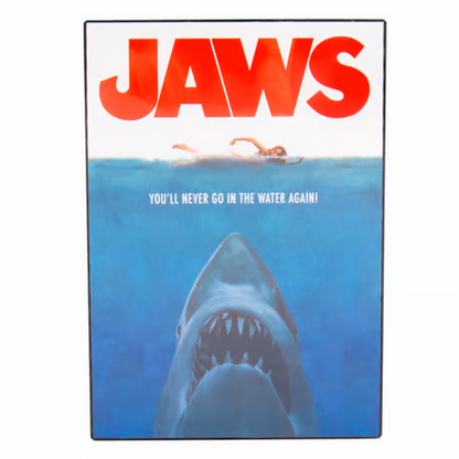 Affiche lumineuse Jaws – Les Dents de la Mer – Format A4 – LED. Poster rétroéclairé représentant l’affiche culte du film. Fonctionne sur piles ou USB. Idéal pour une ambiance ciné."