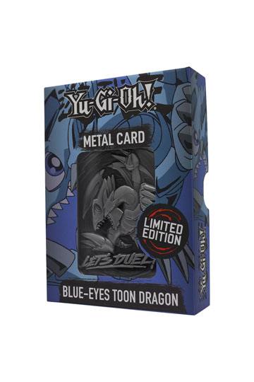 "Carte de collection Yu-Gi-Oh! – Blue-Eyes Toon Dragon (Édition Limitée 9 995 exemplaires). Une réplique métallique détaillée du célèbre Dragon Toon de Pegasus. Parfaite pour les collectionneurs et fans de Yu-Gi-Oh!.