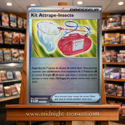 Carte Pokémon Kit Attrape-Insecte Poké Ball issue de l’extension Écarlate & Violet – Évolutions Prismatiques. Carte Dresseur Objet avec effet Poké Ball brillant, idéale pour les collectionneurs.