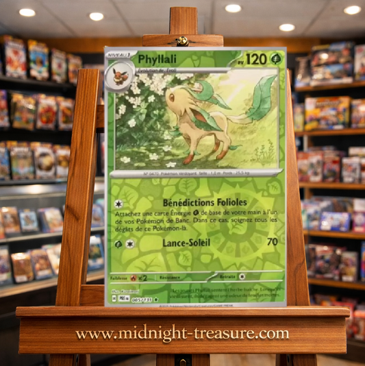 Carte Pokémon Phyllali Reverse Holo issue de l’extension Écarlate & Violet – Évolutions Prismatiques. Illustration verdoyante lumineuse avec effet brillant, idéale pour les collectionneurs et fans des évolutions d’Évoli.