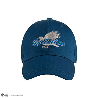 Casquette Serdaigle – Harry Potter – Modèle Baseball Officiel. Casquette bleue avec logo brodé Ravenclaw et devise de la maison. Un accessoire stylé et ajustable pour les fans de Serdaigle.