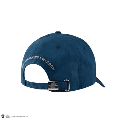 Casquette Serdaigle – Harry Potter – Modèle Baseball Officiel. Casquette bleue avec logo brodé Ravenclaw et devise de la maison. Un accessoire stylé et ajustable pour les fans de Serdaigle.