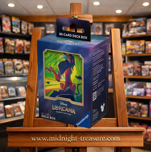 Disney Lorcana – Boîte de deck La Mer Azurite – Scar. Accessoire rigide pour protéger jusqu’à 80 cartes. Design inspiré de l’extension marine La Mer Azurite. Un indispensable pour les joueurs de Lorcana."