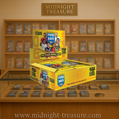 Display Panini FIFA 365 Adrenalyn XL contenant 24 pochettes de 6 cartes de football sous licence officielle.