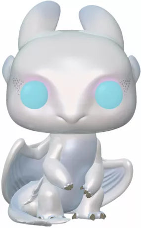 Funko Pop! Dragons 3 : Le Monde Caché – Light Fury (N°687). Figurine nacrée blanche assise, yeux bleu clair, ailes repliées, fidèle au design de la Light Fury dans le film.