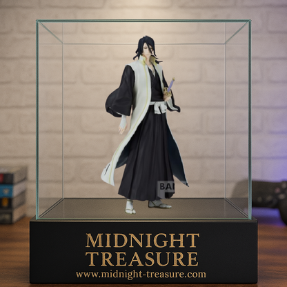 Funko Pop! Rocks – Tupac Shakur – N°387. Figurine de Tupac en salopette bleue et casquette rayée avec micro et bijoux. Une Pop! puissante et fidèle à l’icône du rap.

