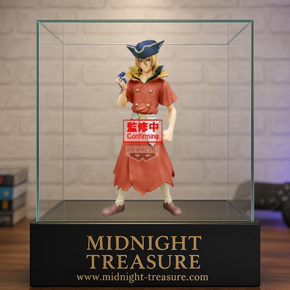 Figurine Dr. Stone – Ryusui Nanami – 18 cm – Banpresto. Ryusui dans sa tenue de capitaine, tenant une figurine dans la main. Une pièce fidèle et charismatique parfaite pour les fans de Dr. Stone.

