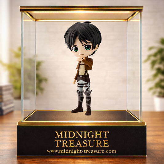 Figurine Eren Jaeger Q Posket Banpresto 14 cm issue de Attack on Titan, représentant Eren dans son uniforme du Bataillon d'Exploration avec le style chibi emblématique de la collection Q Posket et son regard déterminé.