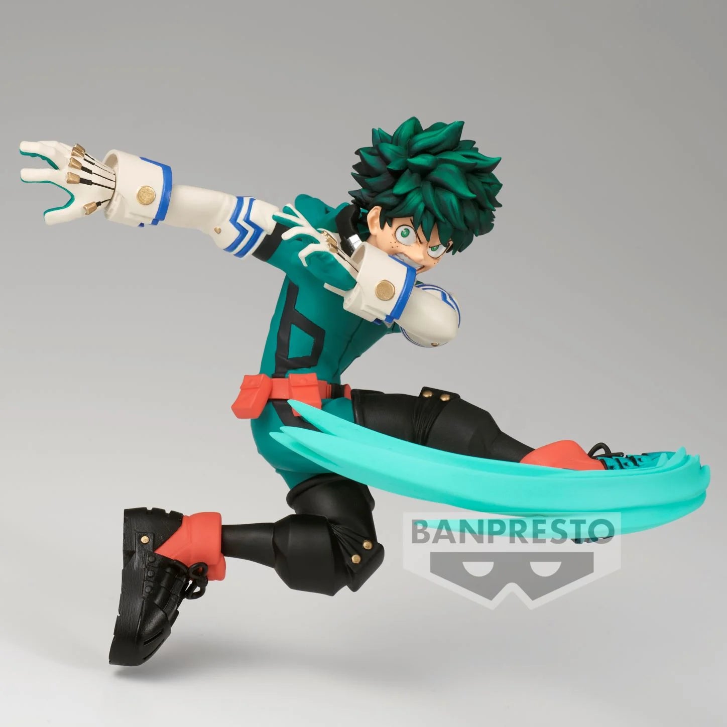 Figurine PVC Izuku Midoriya (Deku) – The Amazing Heroes Plus (10 cm) de My Hero Academia. Une pose dynamique avec des effets d’énergie, fidèle au personnage du célèbre shonen. Produit officiel Banpresto.