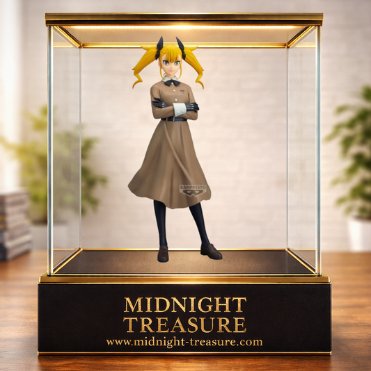 Figurine Kaiju No.8 – Kikoru Shinomiya – Glitter & Glamours – 22 cm – Banpresto. Kikoru debout bras croisés avec une expression confiante dans une tenue élégante. Une figurine détaillée parfaite pour les fans de Kaiju No.8.