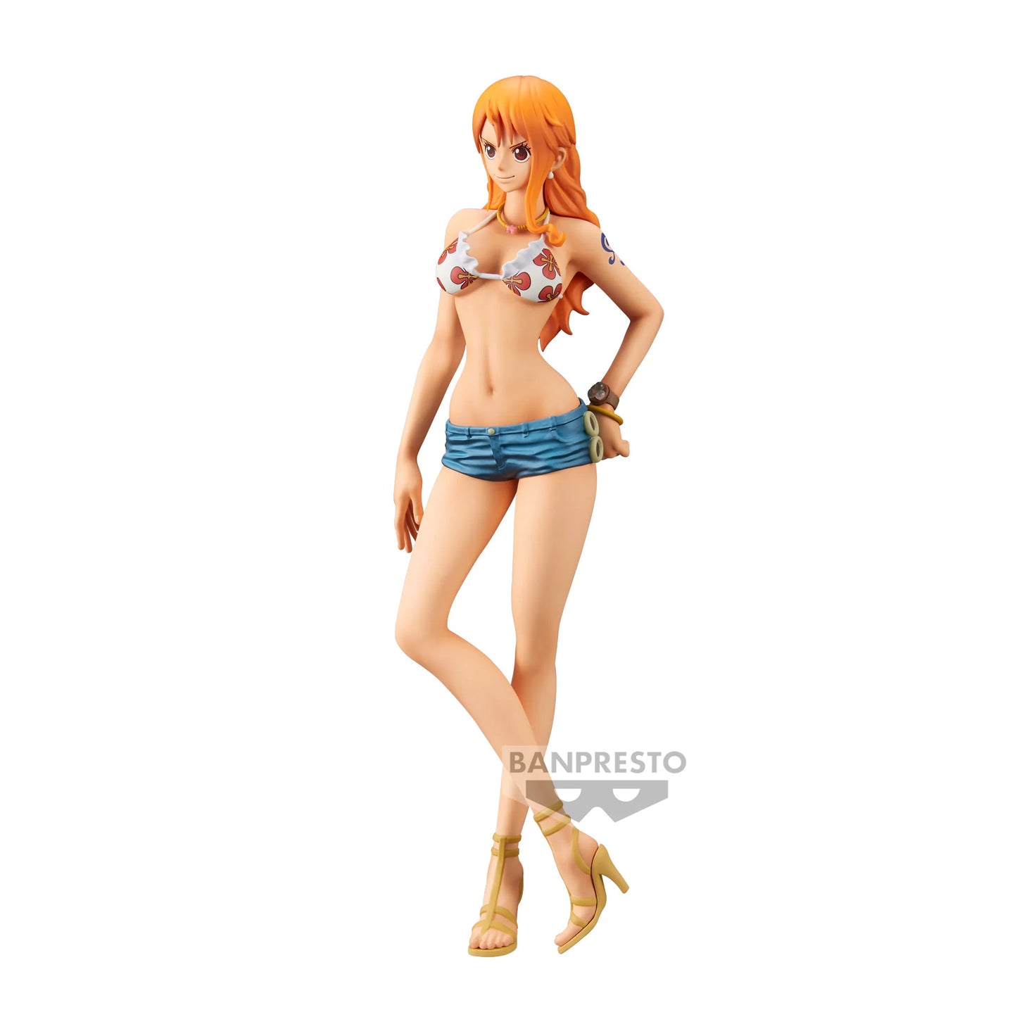 Figurine One Piece – Nami – Grandista Nero – 28 cm – Banpresto. Nami dans une pose élégante, vêtue de sa tenue estivale emblématique. Une figurine détaillée parfaite pour les fans de One Piece.