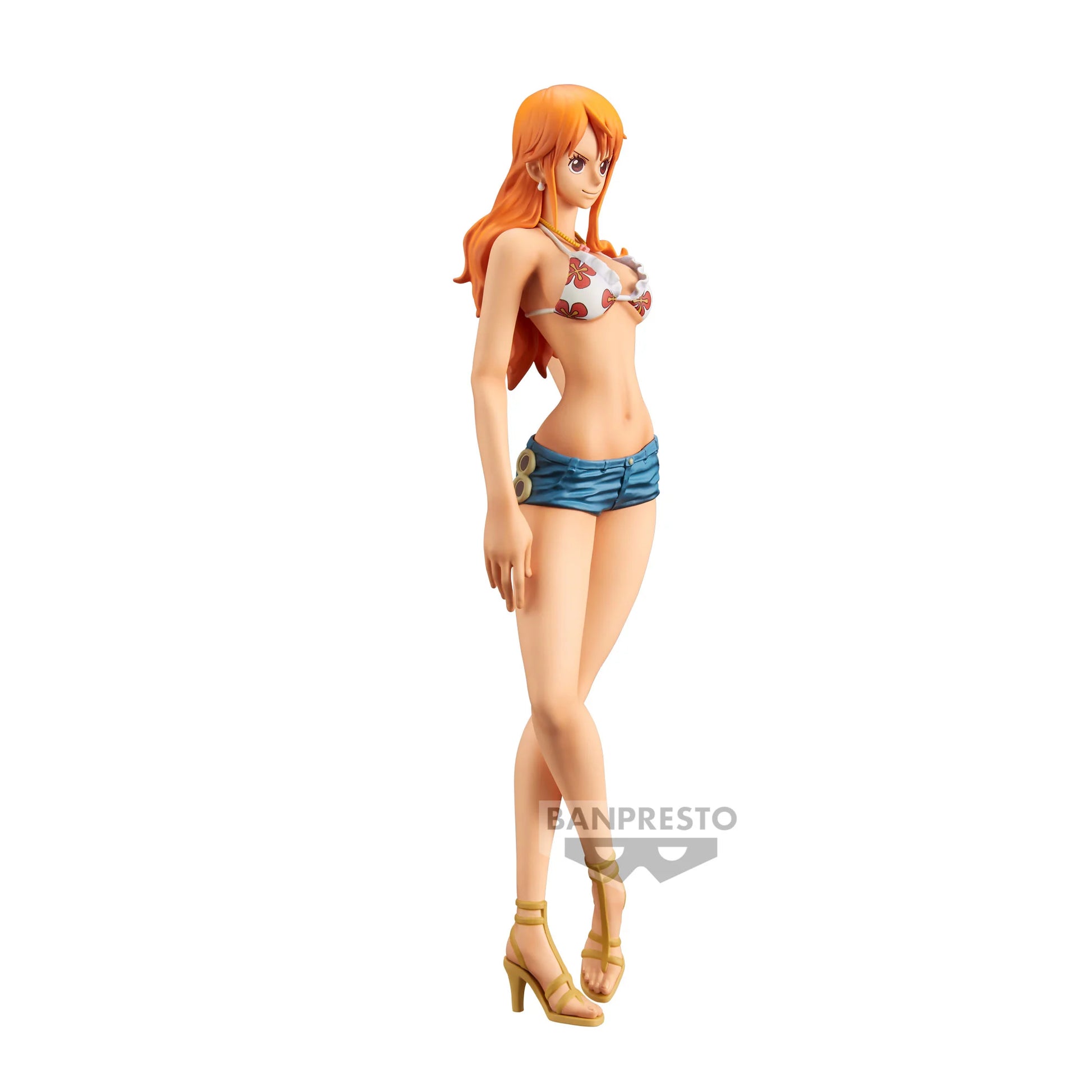 Figurine One Piece – Nami – Grandista Nero – 28 cm – Banpresto. Nami dans une pose élégante, vêtue de sa tenue estivale emblématique. Une figurine détaillée parfaite pour les fans de One Piece.