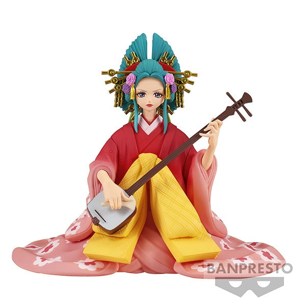 Figurine One Piece – Komurasaki (Hiyori) – 11 cm – Banpresto. Komurasaki assise en tenue de geisha, jouant du shamisen. Une figurine raffinée pour les fans de One Piece et du pays de Wano.

