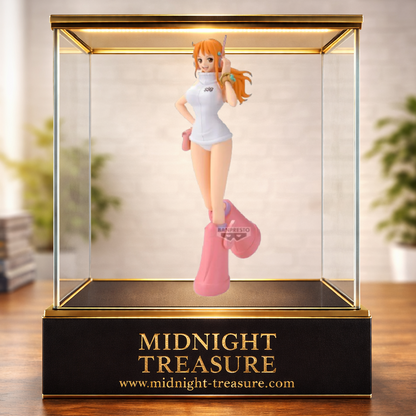 Figurine One Piece – Nami Egghead – Glitter & Glamours – 23 cm – Banpresto. Nami dans sa tenue futuriste de l’arc Egghead avec casque audio et grandes bottes roses, inspirée de l’île de Vegapunk.