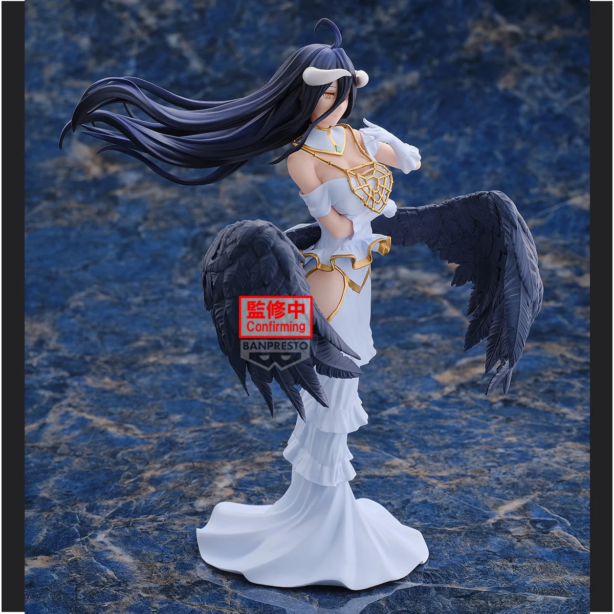 Figurine Overlord – Albedo – 20 cm – Banpresto. Albedo en robe blanche, ailes noires détaillées, expression douce. Une figurine élégante parfaite pour les fans d’Overlord.