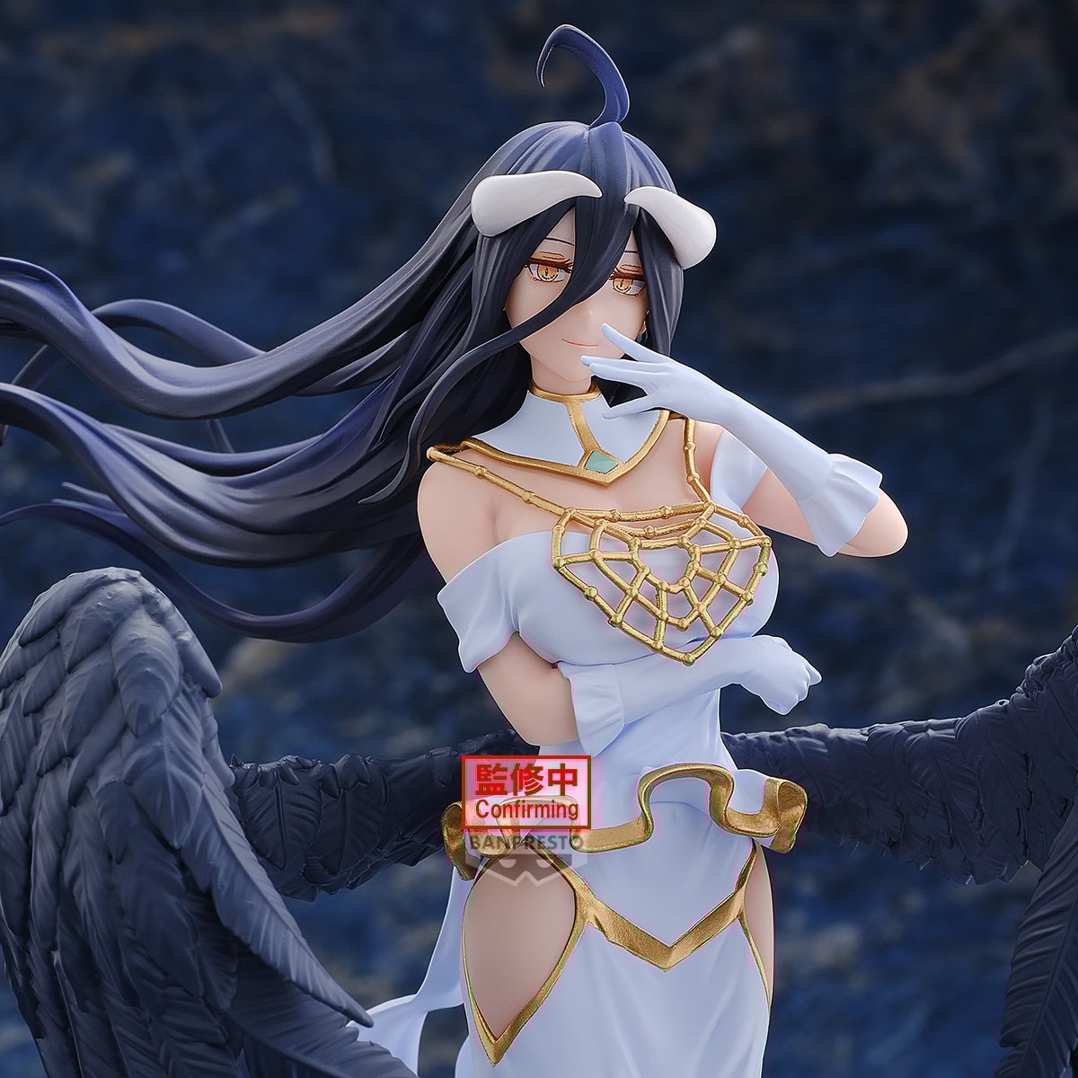 Figurine Overlord – Albedo – 20 cm – Banpresto. Albedo en robe blanche, ailes noires détaillées, expression douce. Une figurine élégante parfaite pour les fans d’Overlord.