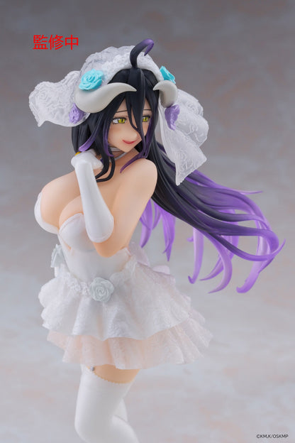 Figurine Overlord – Albedo (Wedding Ver.) – Coreful – 18 cm. Albedo en robe de mariée blanche avec voile et roses décoratives. Une figurine raffinée et élégante pour les fans d’Overlord.