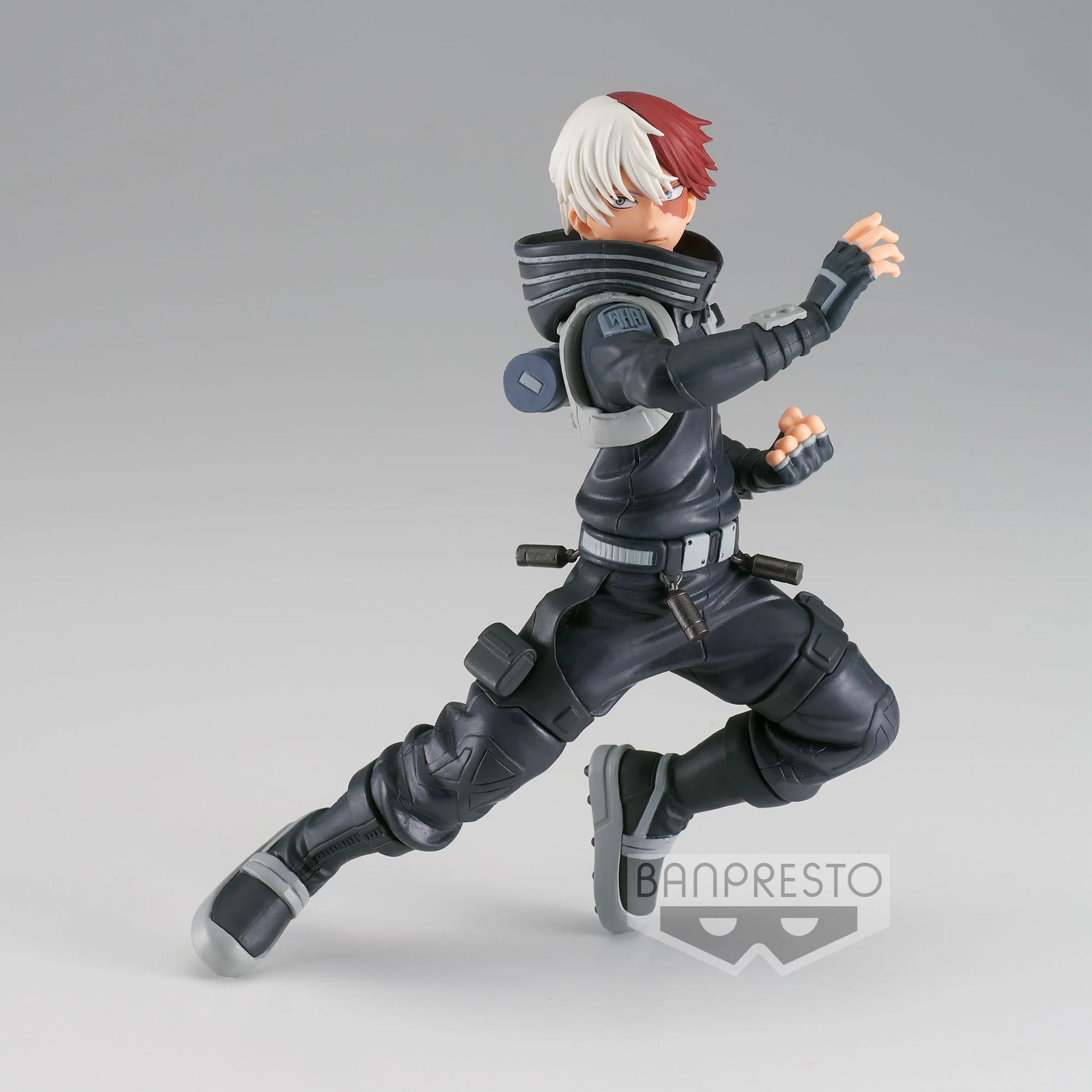 Figurine PVC Shoto Todoroki – The Amazing Heroes WHM (17 cm) de My Hero Academia. Une pose dynamique avec sa tenue noire du film World Heroes' Mission. Produit officiel Banpresto.