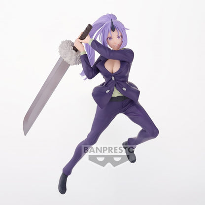 Figurine That Time I Got Reincarnated as a Slime de Shion, en plein saut, brandissant son épée à deux mains, vêtue de son costume violet. Hauteur 18 cm, finition détaillée et dynamique.