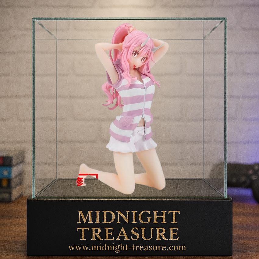 Figurine That Time I Got Reincarnated as a Slime – Shuna – 13 cm – Banpresto. Shuna en tenue d’intérieur rose et blanche, genoux au sol et mains dans les cheveux. Une figurine élégante pour tous les fans de l’anime.