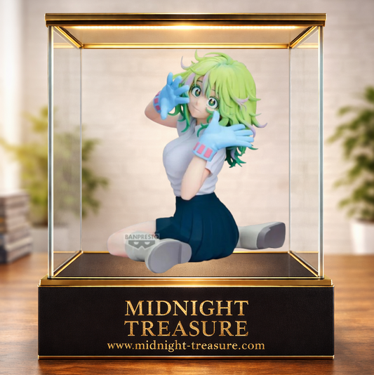 Figurine My Hero Academia – Toru Hagakure – Glitter & Glamours – 13 cm – Banpresto. Toru Hagakure est représentée assise dans son uniforme scolaire avec ses gants bleus caractéristiques et sa chevelure verte pastel. Une figurine détaillée parfaite pour les fans de My Hero Academia.