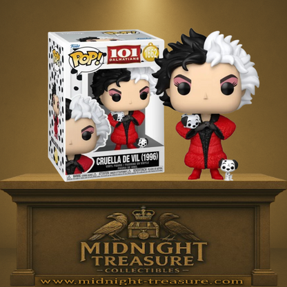 Funko Pop! Disney – Cruella de Vil (Cruella d’Enfer) (1996) (N°1662). Vilain iconique des 101 Dalmatiens en manteau rouge tenant un chiot dalmatien, version live-action.